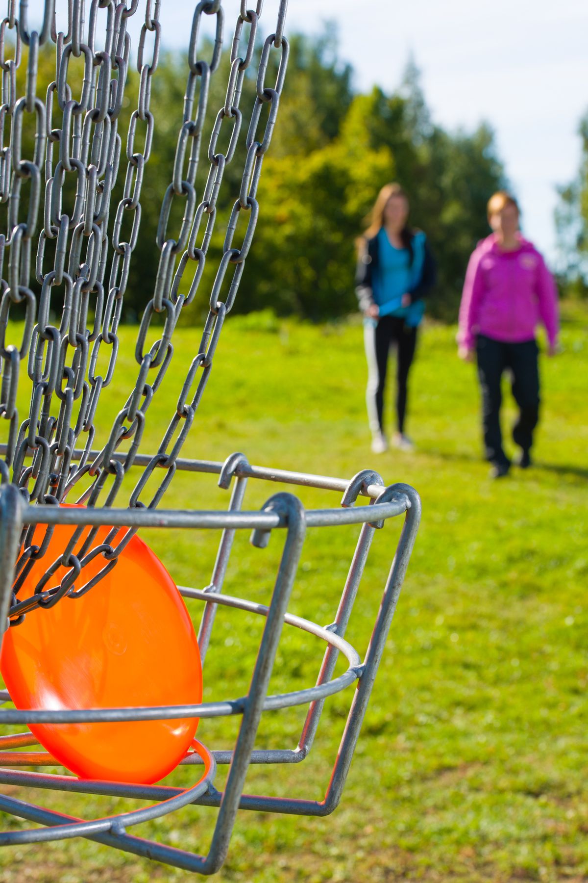 What is disc golf